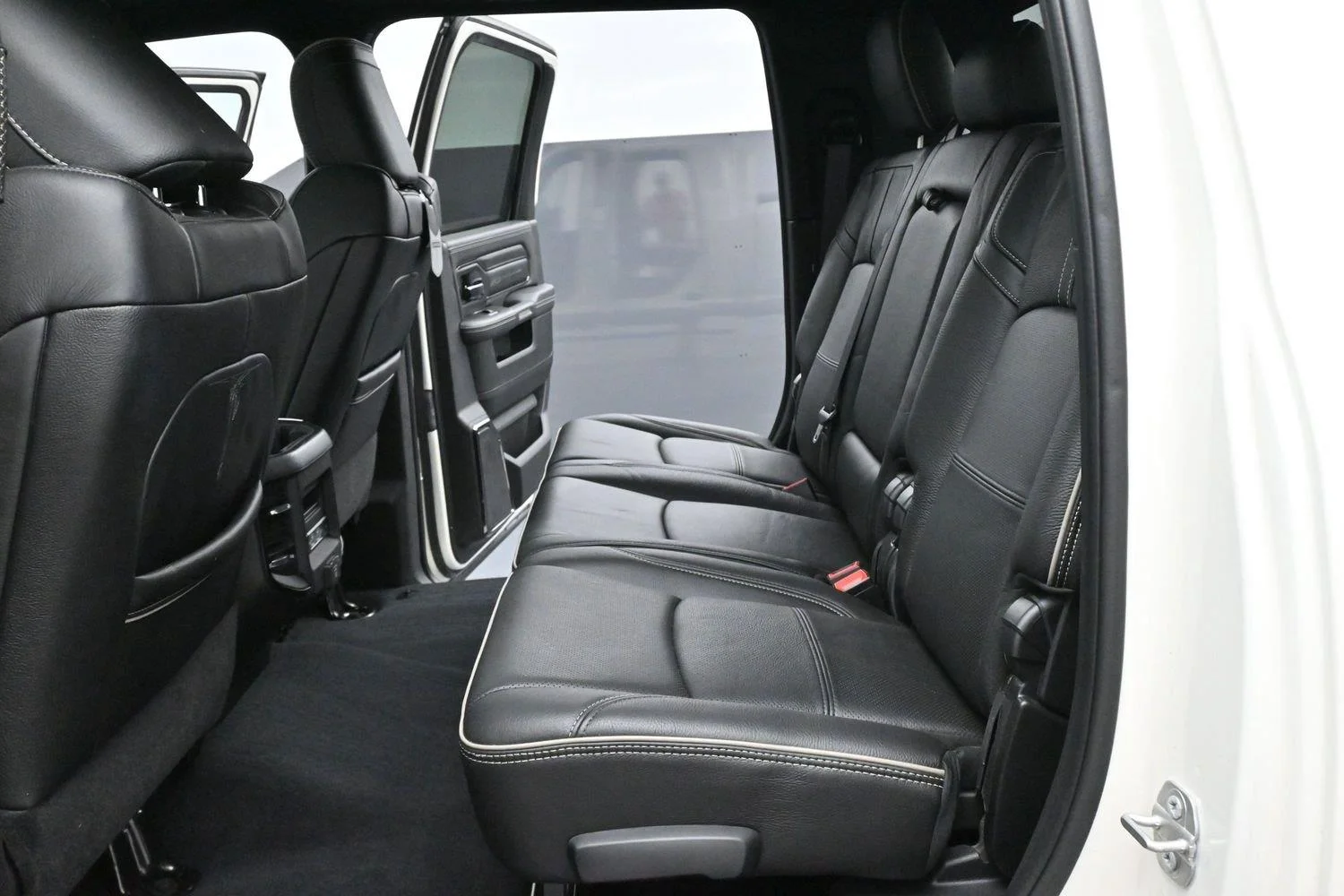 Used 2022 Pearl White Ram Limited image 31