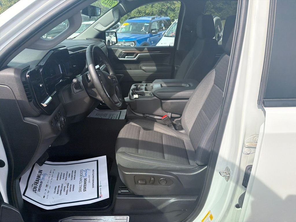 Used 2023 White Chevrolet LT image 13