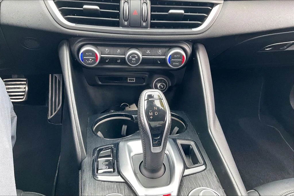 Used 2022 White Alfa Romeo Sprint image 34