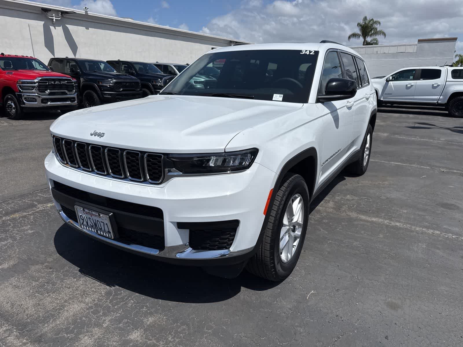 2025 Jeep Grand Cherokee L Laredo X's photo