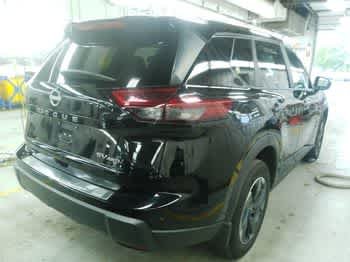 Used 2024 Super Black Nissan SV image 4