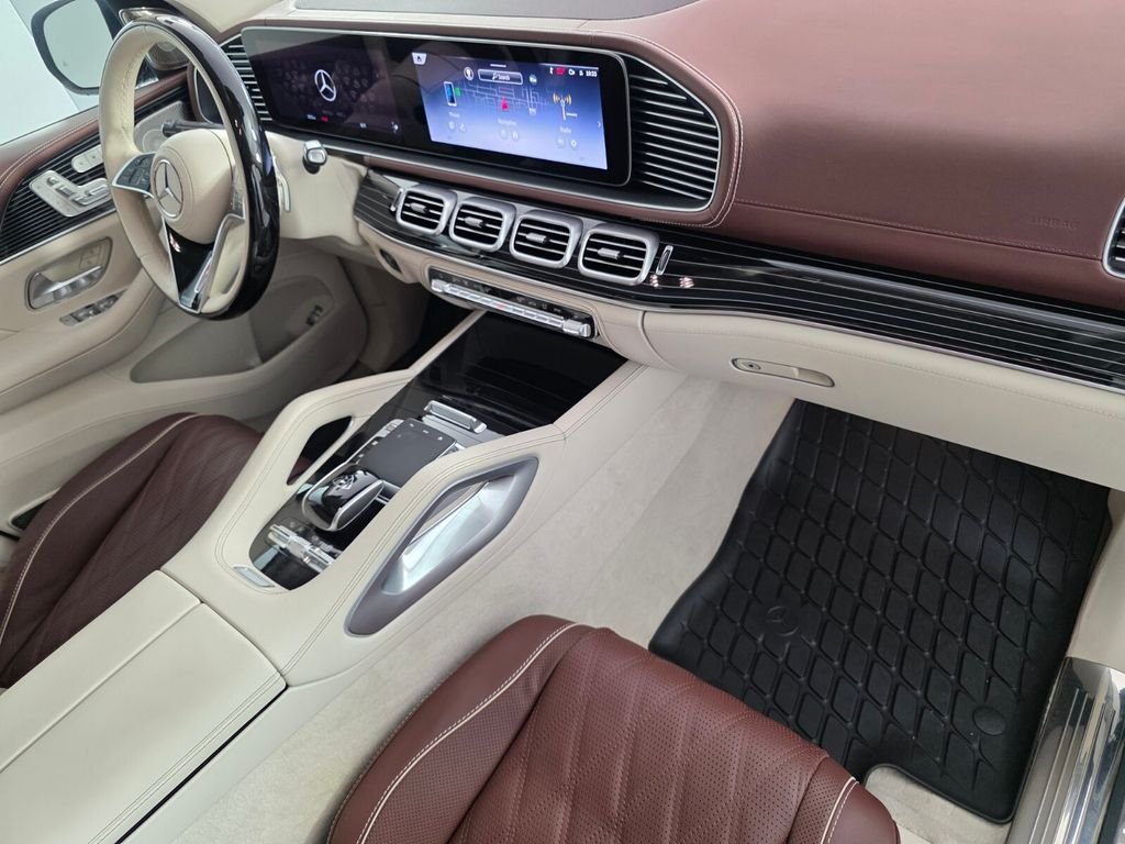 Certified Used 2025 Black Mercedes-Benz Maybach GLS 600 image 35
