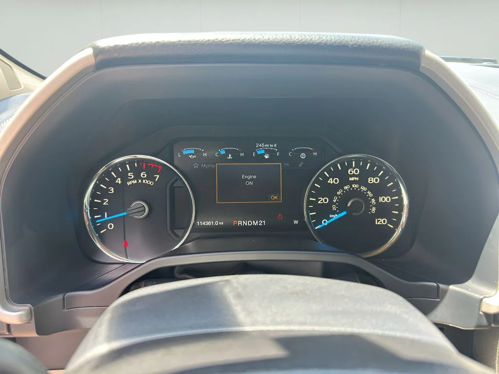 Used 2016 White Platinum Metallic Tri-Coat Ford Lariat image 36