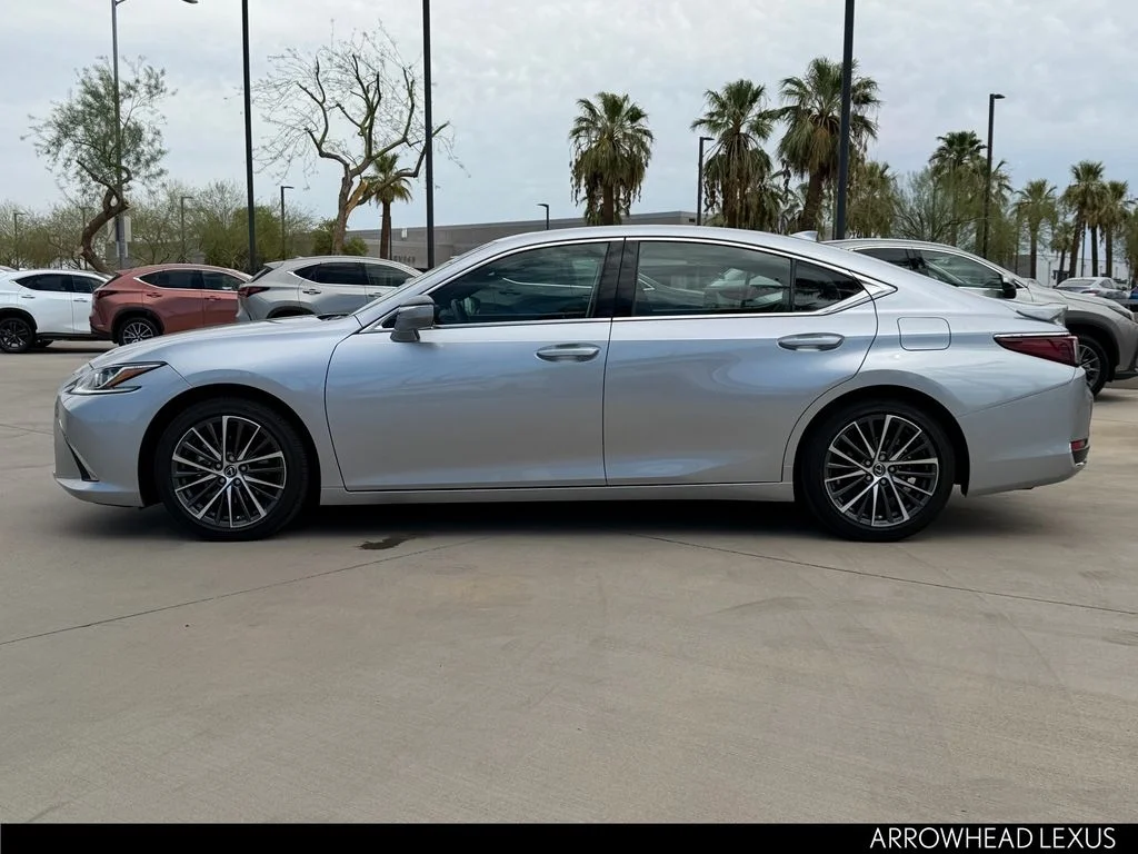Used 2025 Silver Lexus 300h image 3