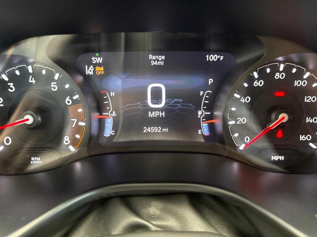Used 2025 Black Jeep Latitude image 21