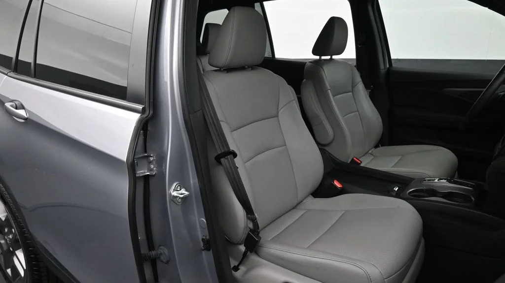 Used 2023 Gray Honda EX-L image 17