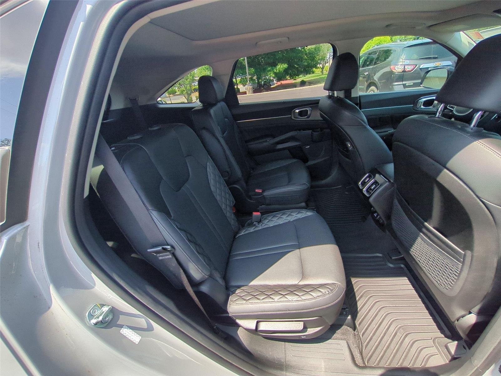 Used 2023 Wolf Gray Kia SX Prestige image 38