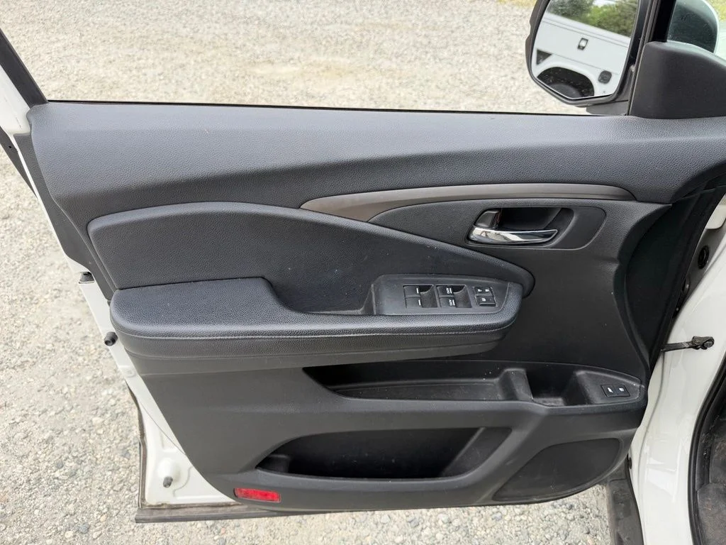 Used 2018  Honda EX-L image 19