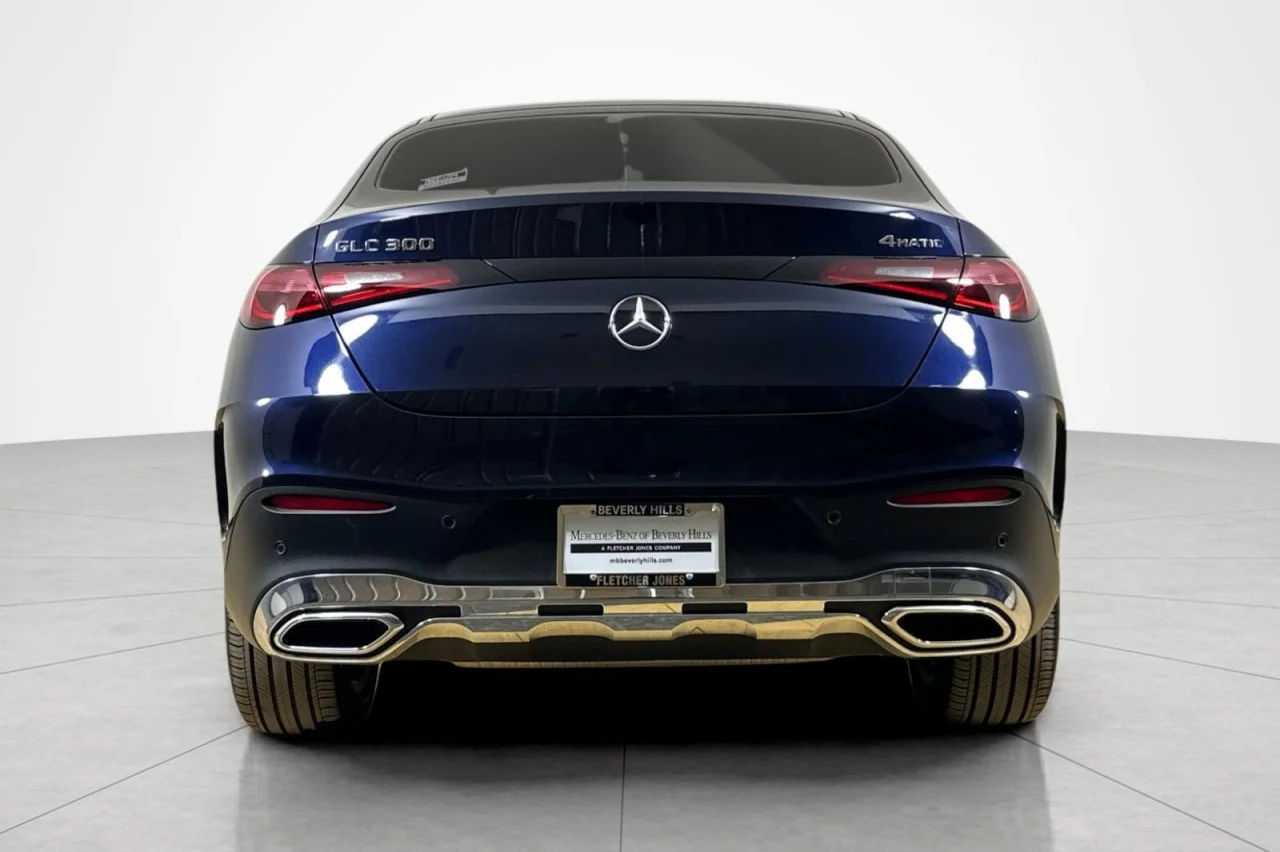 Used 2024 Nautical Blue Metallic Mercedes-Benz GLC 300 image 4
