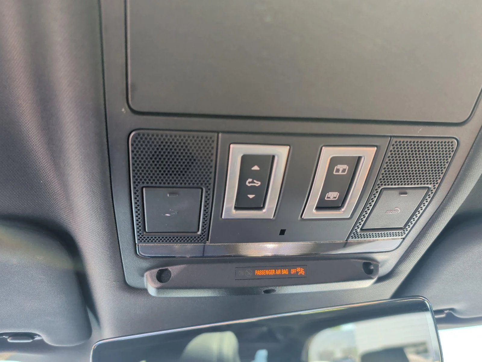 Used 2020 Eiger Grey Metallic Land Rover X image 30