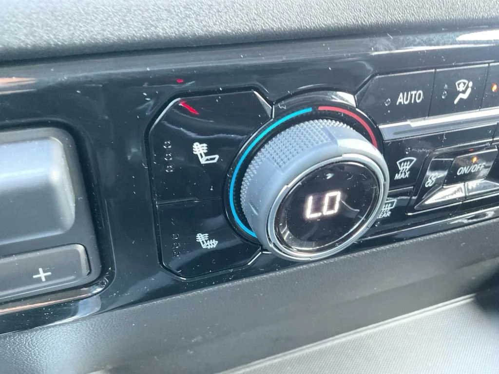 Used 2025 Summit White Chevrolet RST image 21
