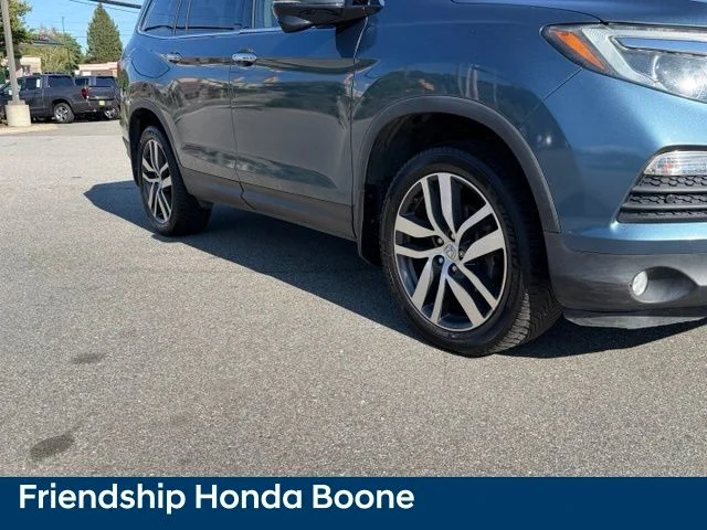 Used 2017 Blue Honda Touring image 9