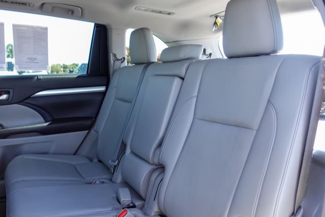 Certified Used 2019 Silver Toyota XLE image 26
