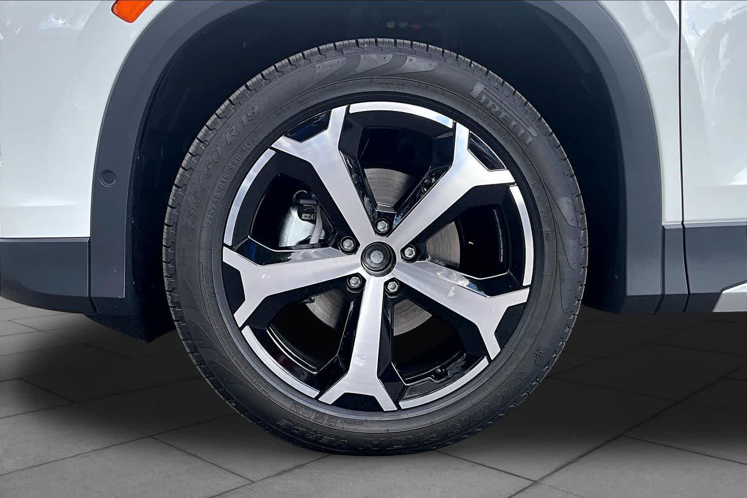 New 2026 Pure White Volkswagen 2.0T SE image 11