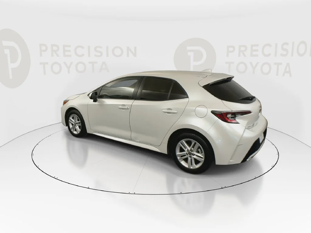 Used 2021 Wind Chill Pearl Toyota SE image 15