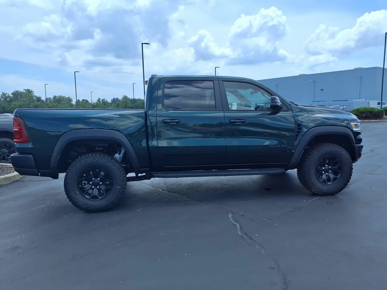 New 2026 Serrano-Green Metallic Exterior Paint RAM RHO image 26