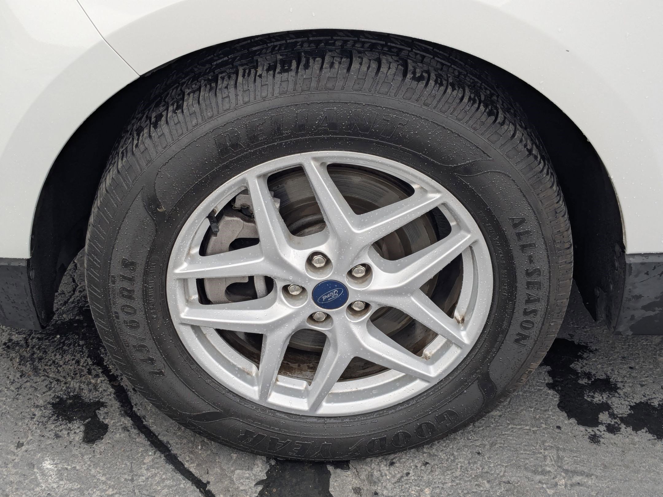 2021 Ford Edge SE - Photo 19