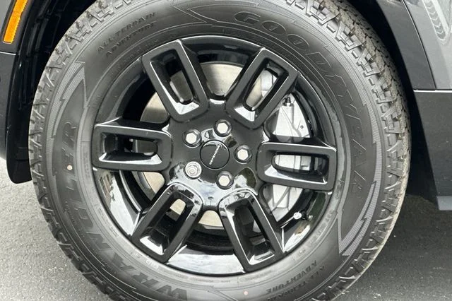 New 2026 Carpathian Grey Land Rover X-Dynamic SE image 24