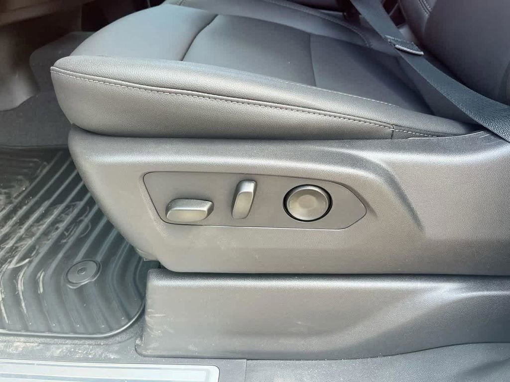 2026 Chevrolet Silverado 3500 HD LT - Photo 17