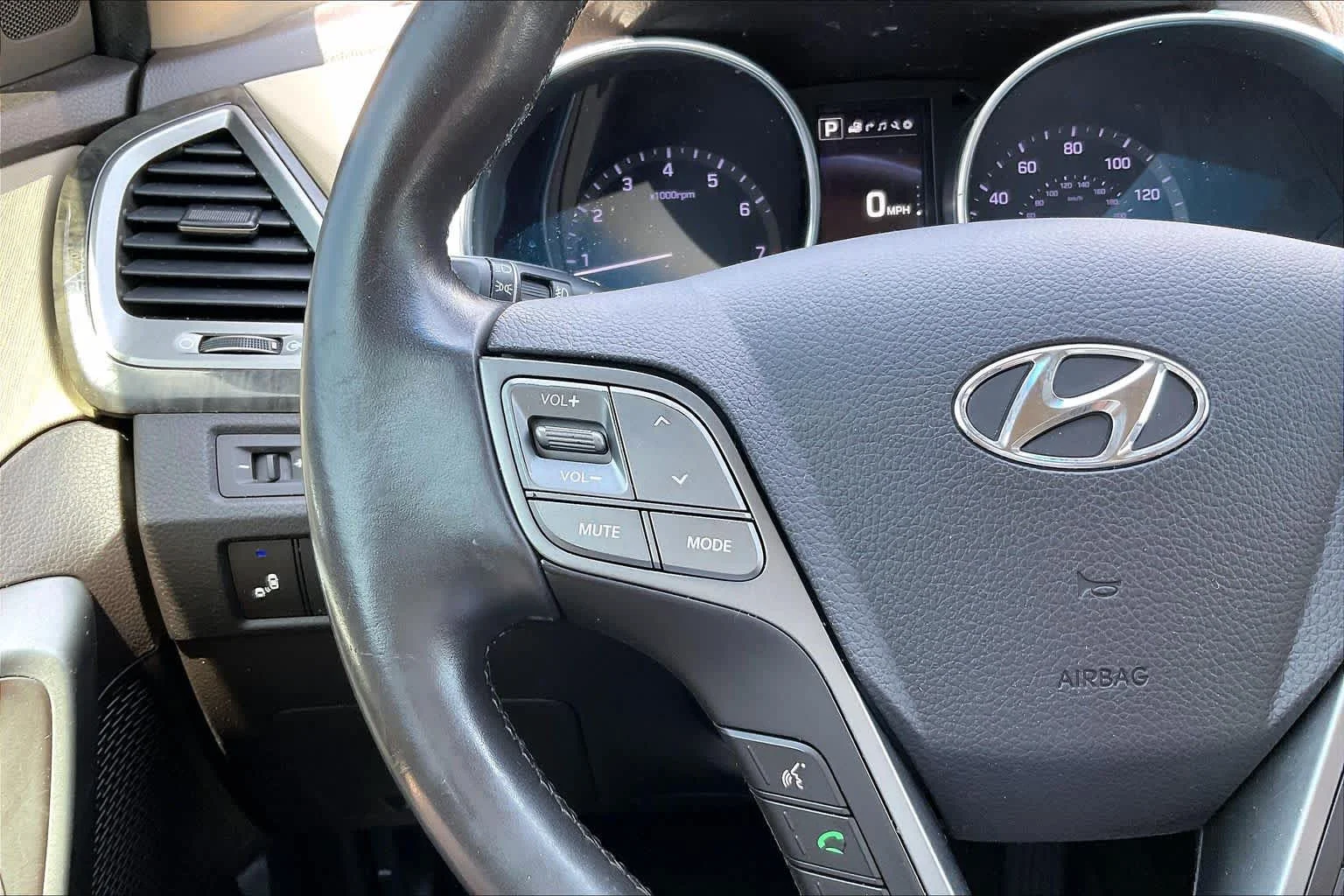 Used 2017 Frost White Pearl Hyundai 2.4L image 22