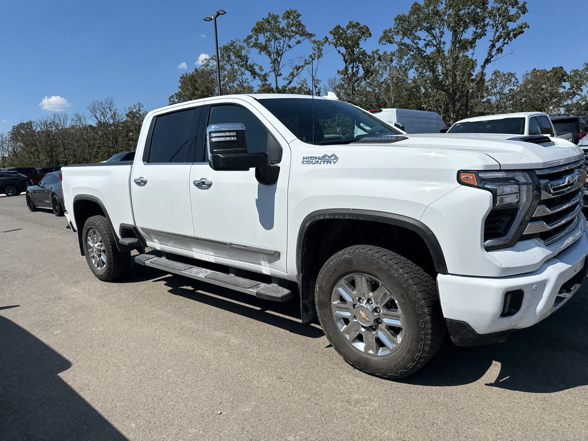 Used 2026 Summit White Chevrolet High Country image 4