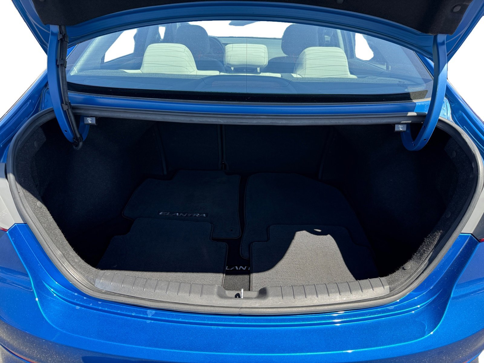 Used 2018 Electric Blue Hyundai SEL image 17