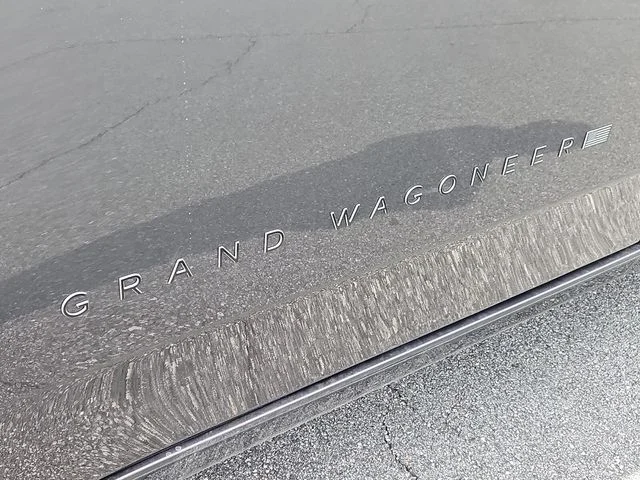 New 2026 Baltic-Gray Metallic Clear-Coat Exterior Paint Jeep Limited image 29