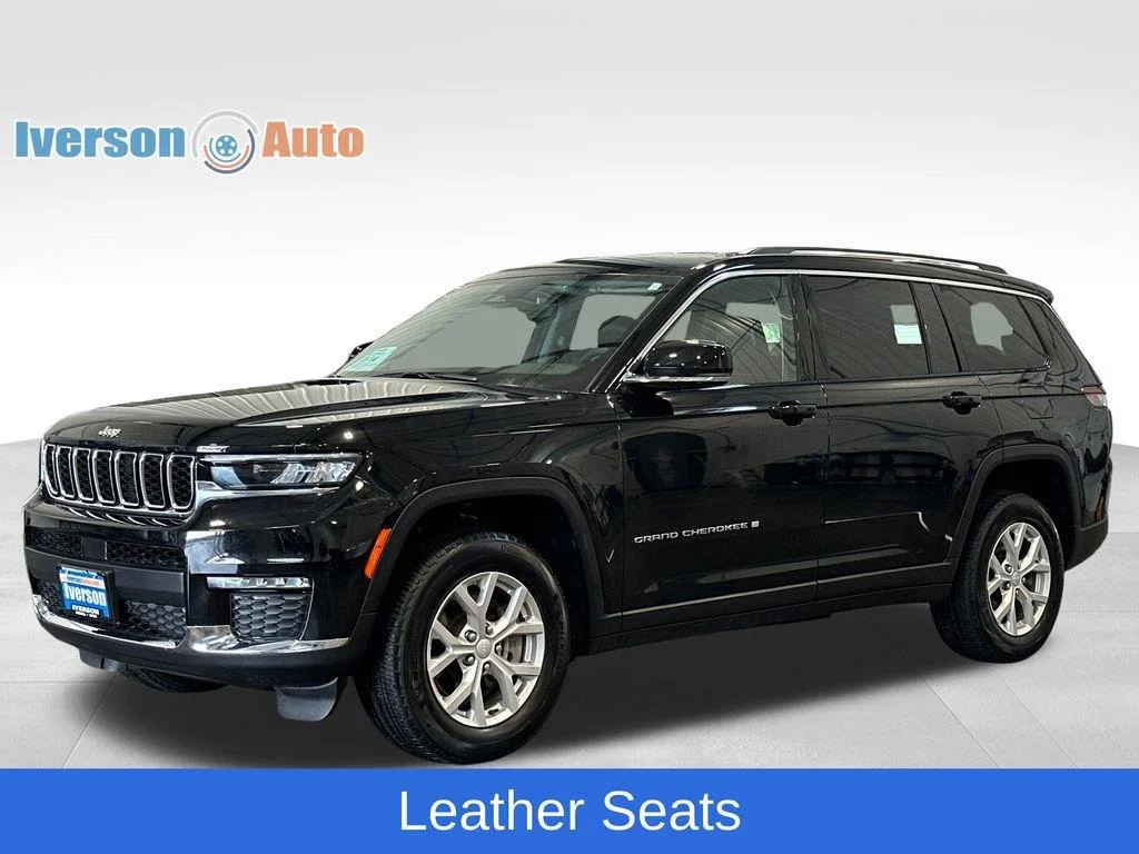 Used 2023 Diamond Black Crystal Pearlcoat Jeep Limited image 5