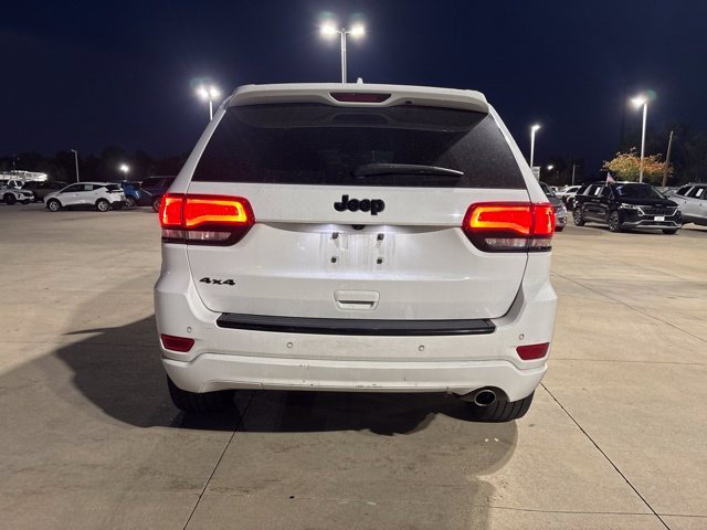 Used 2018 White/off-white Jeep Altitude image 7