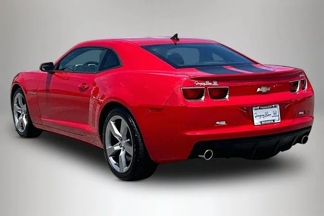 Used 2010 Red Chevrolet SS image 4