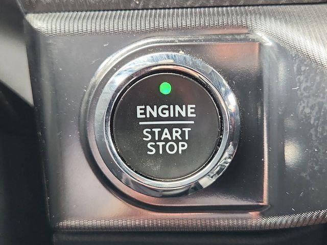 Used 2021  Ford XL image 17