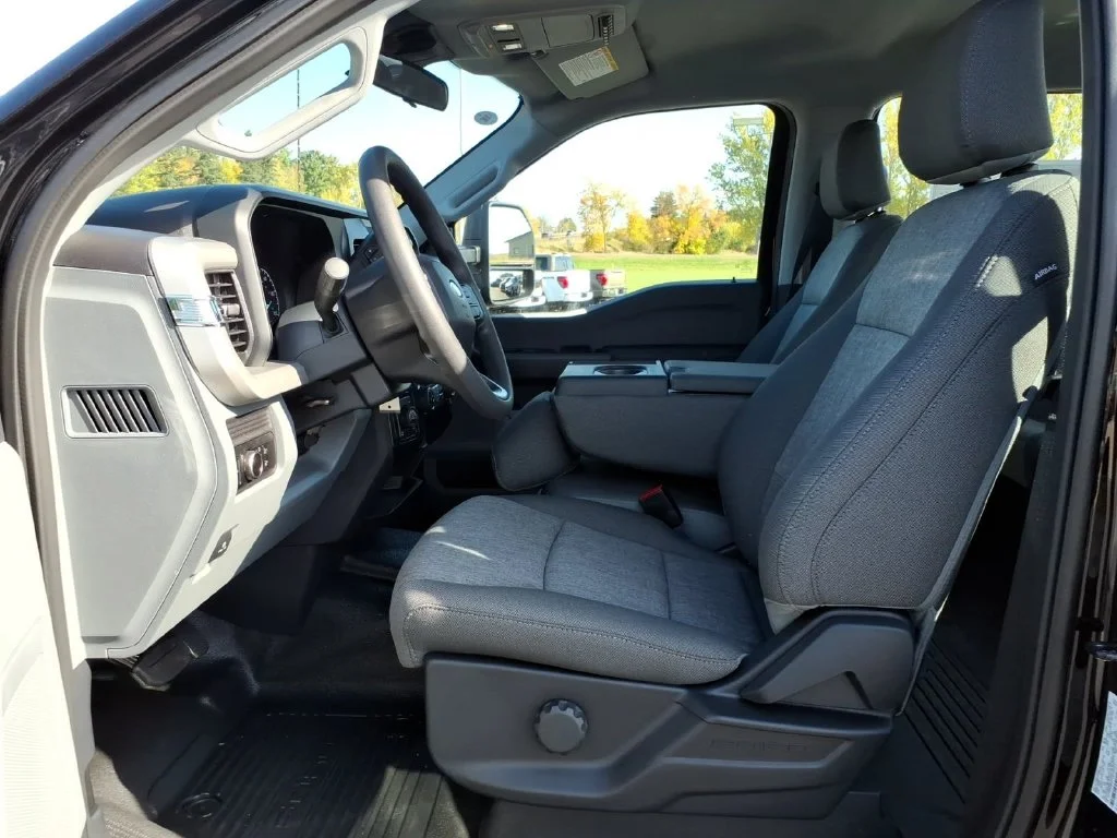 New 2027 Agate Black Metallic Ford F-350® XL image 10