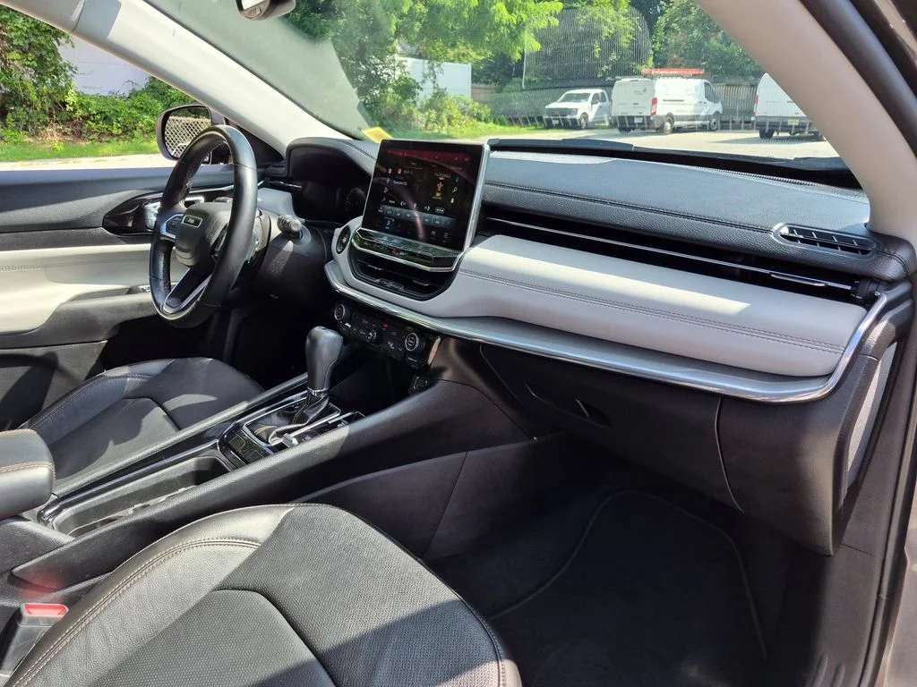 Used 2022 Gray Jeep Limited image 26