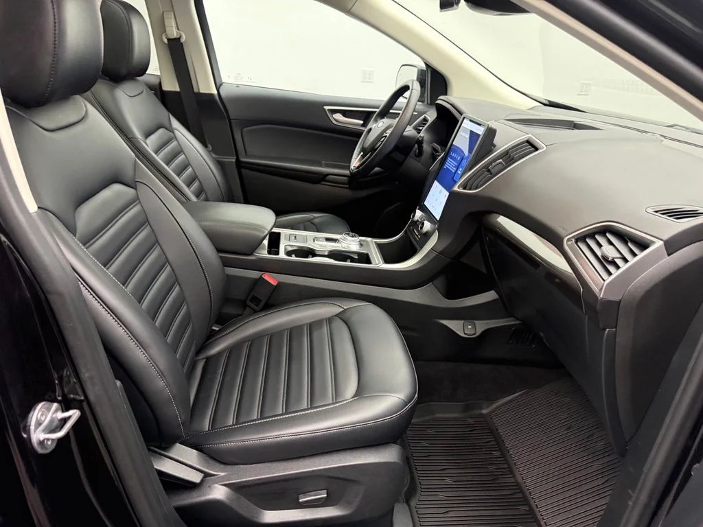 Used 2024 Black Ford SEL image 34