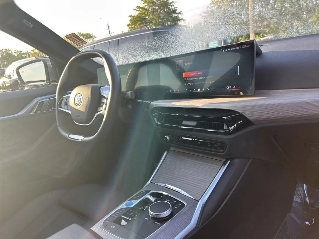 Used 2025 Gray BMW xDrive40 image 25