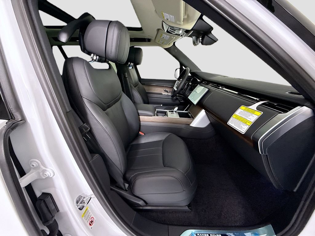 New 2026 Fuji White Land Rover SE image 20