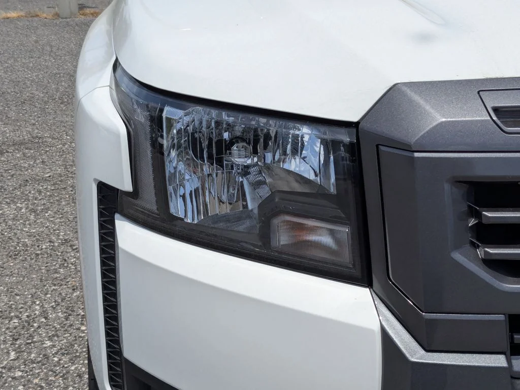 2025 Nissan Frontier SV - Photo 10