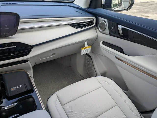 2026 Buick Enclave Avenir - Photo 18