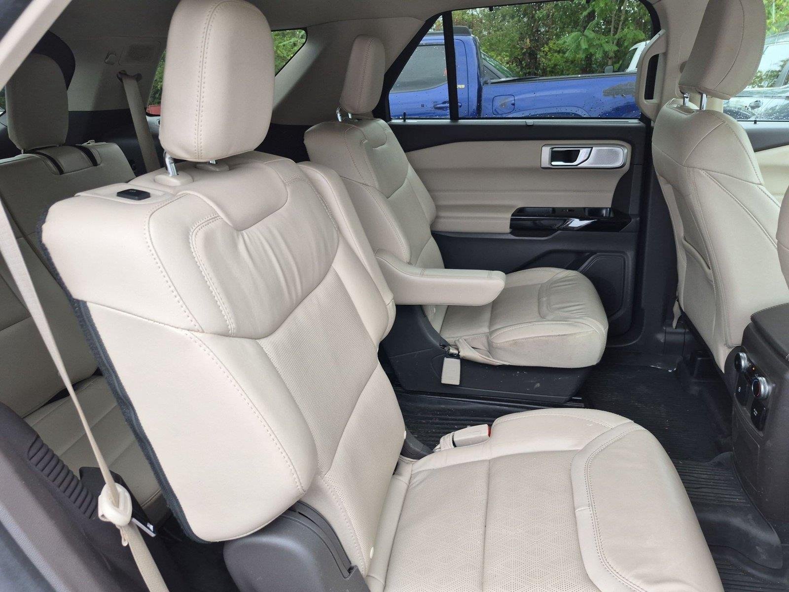 Used 2022 Star White Metallic Tri-Coat Ford Platinum image 37