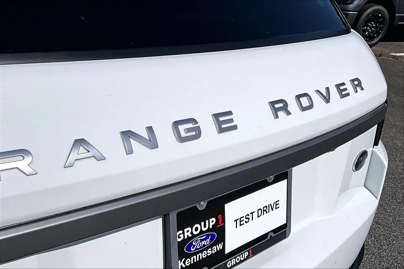 Used 2018 Fuji White Land Rover SE image 30
