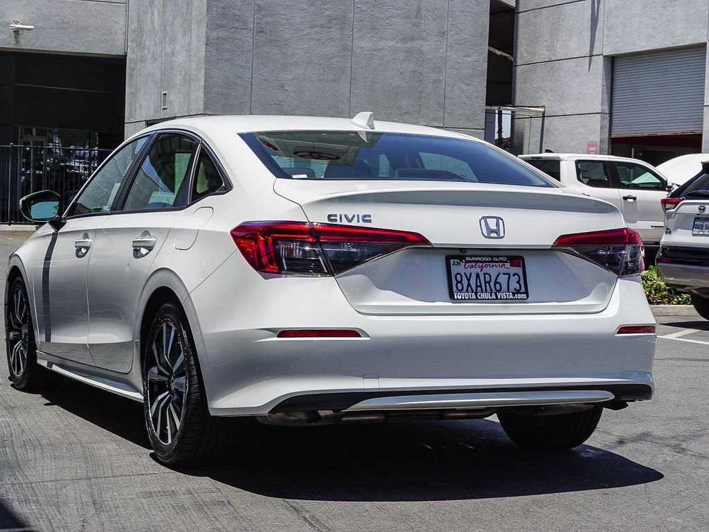 Used 2022 White Honda EX image 4
