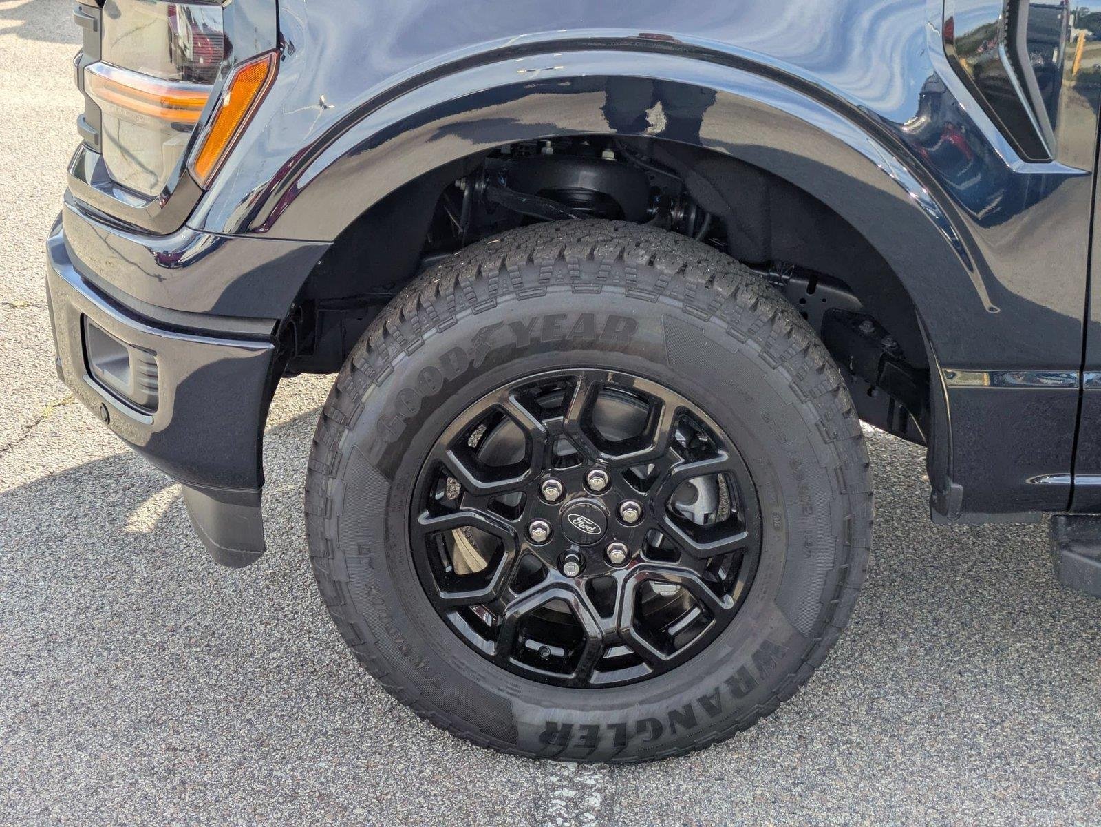 New 2026 Antimatter Blue Metallic Ford XLT image 9