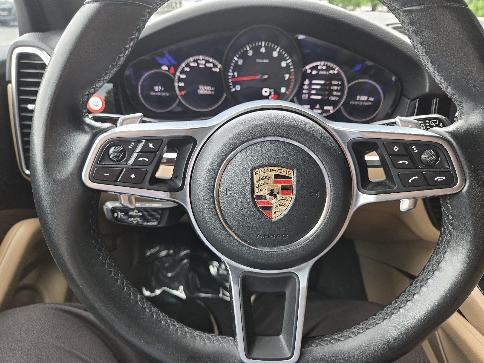 Used 2020  Porsche Base image 24