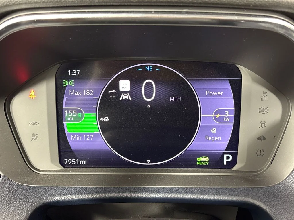 Used 2023 White Chevrolet Premier image 22