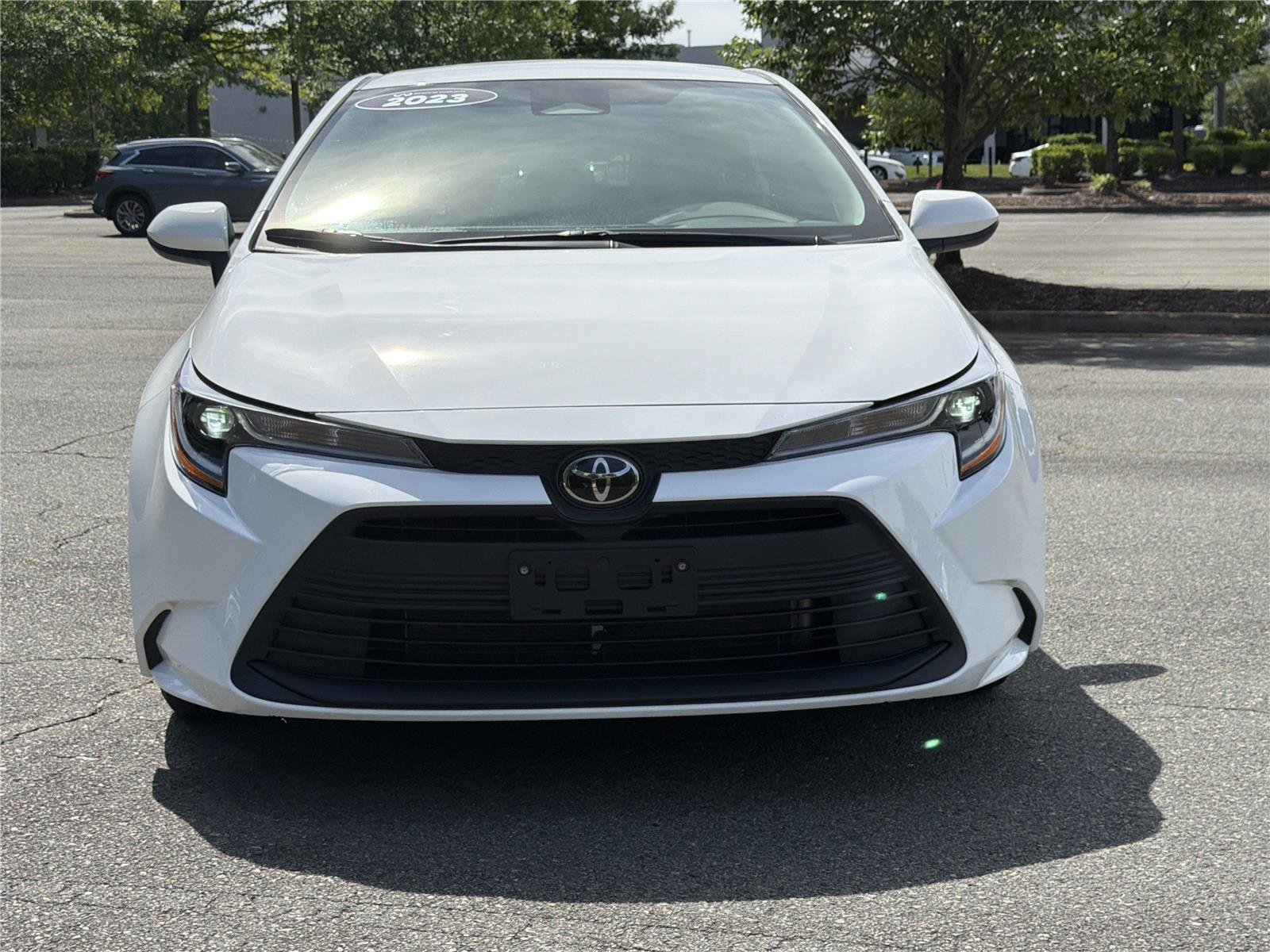 Used 2023 Ice Cap Toyota LE image 31