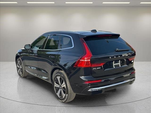 Used 2023  Volvo Plus Bright Theme image 3