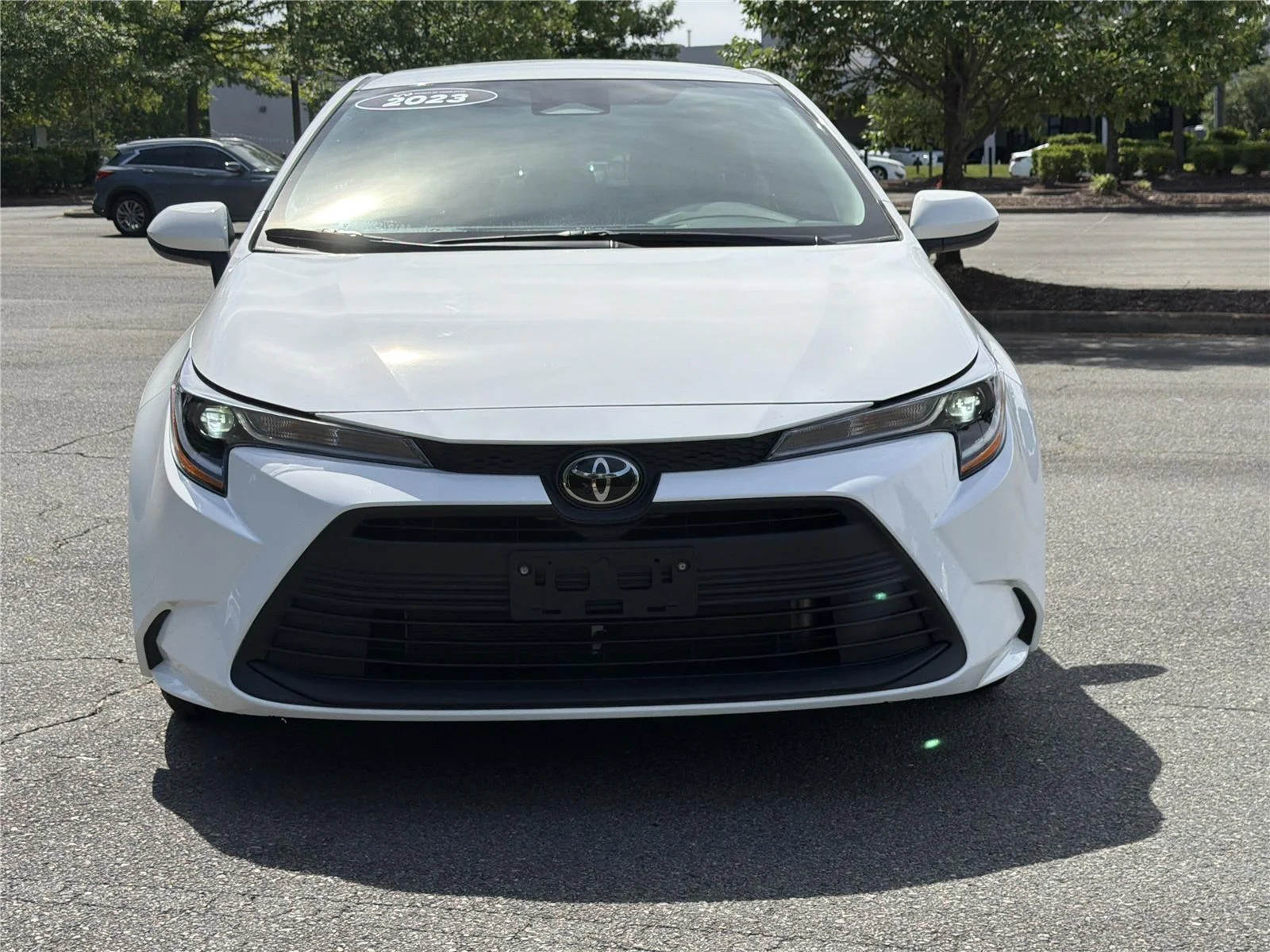 Used 2023 Ice Cap Toyota LE image 31
