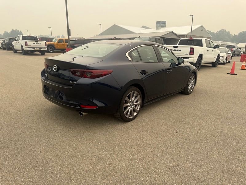 Used 2021 Blue Mazda Select image 11
