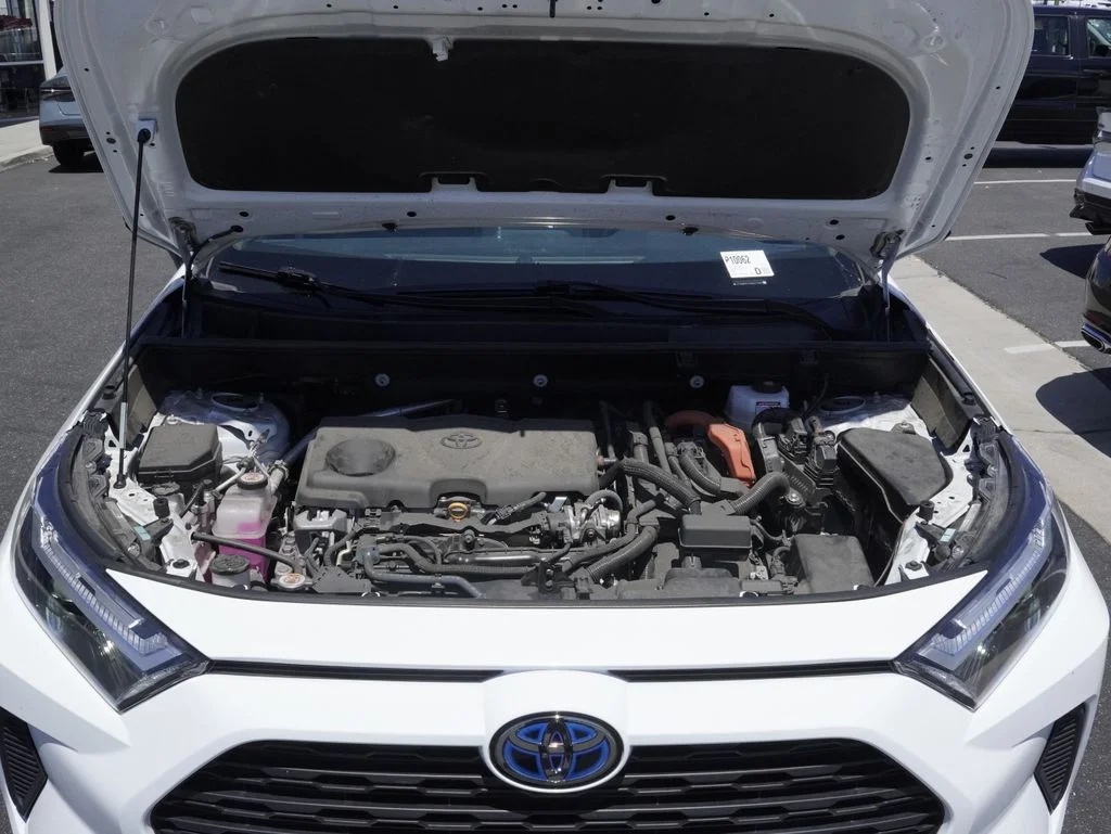 Used 2024 White Toyota LE image 31