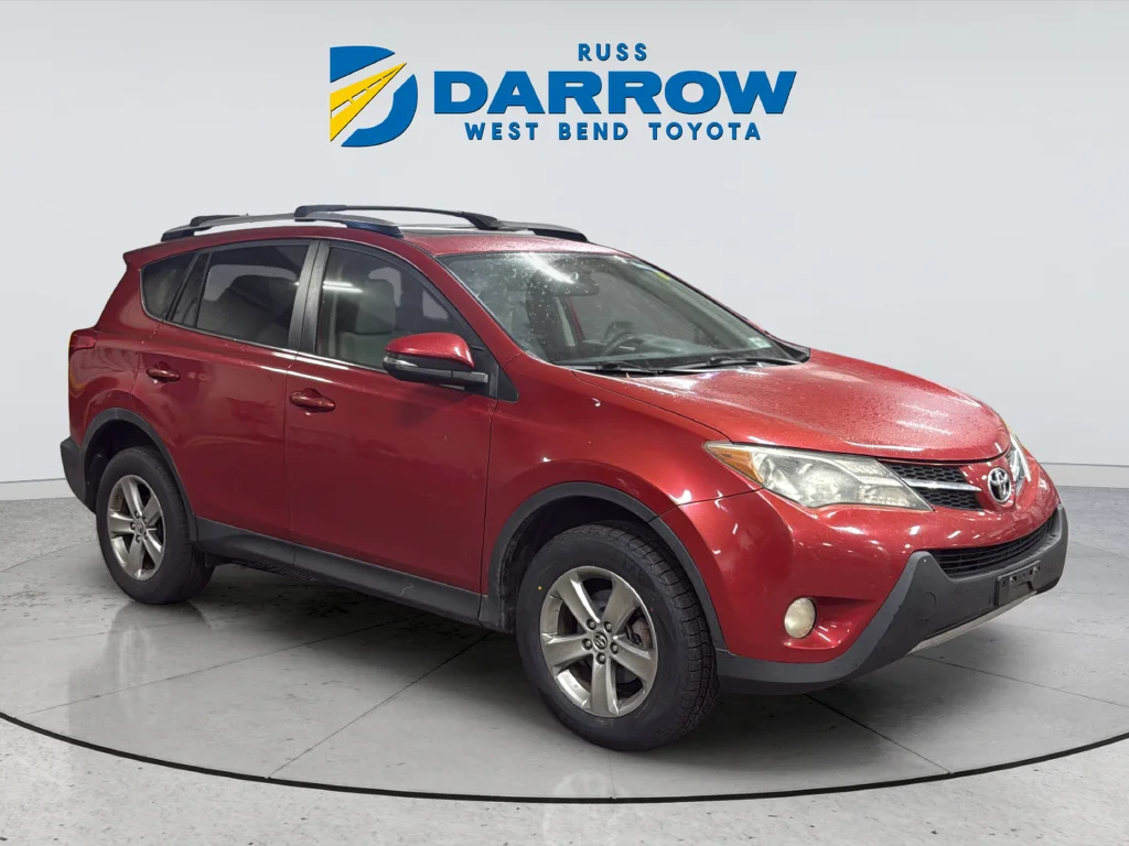 Used 2015 Red Toyota XLE image 7